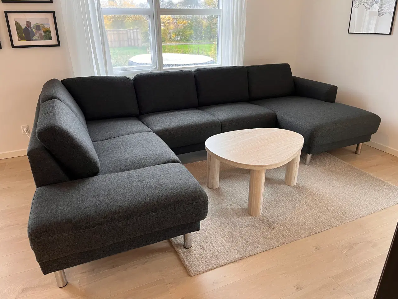 Billede 4 - Flot mørkegrå u-sofa – nyrenset