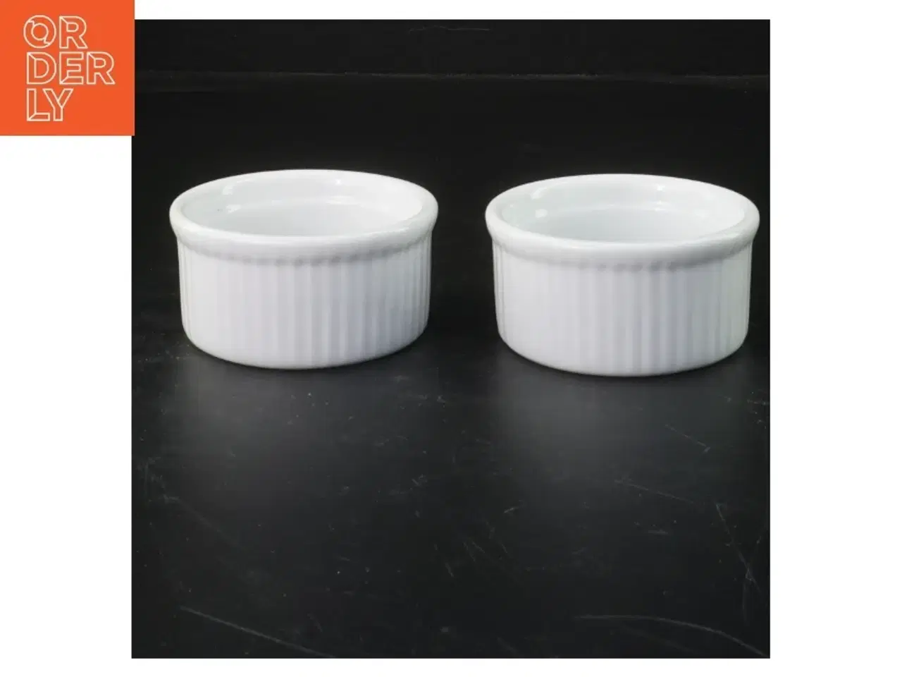 Billede 2 - 2 små Porcelænskrukker med dyrefigurer som låg (str. Ø. 8,5 cm)