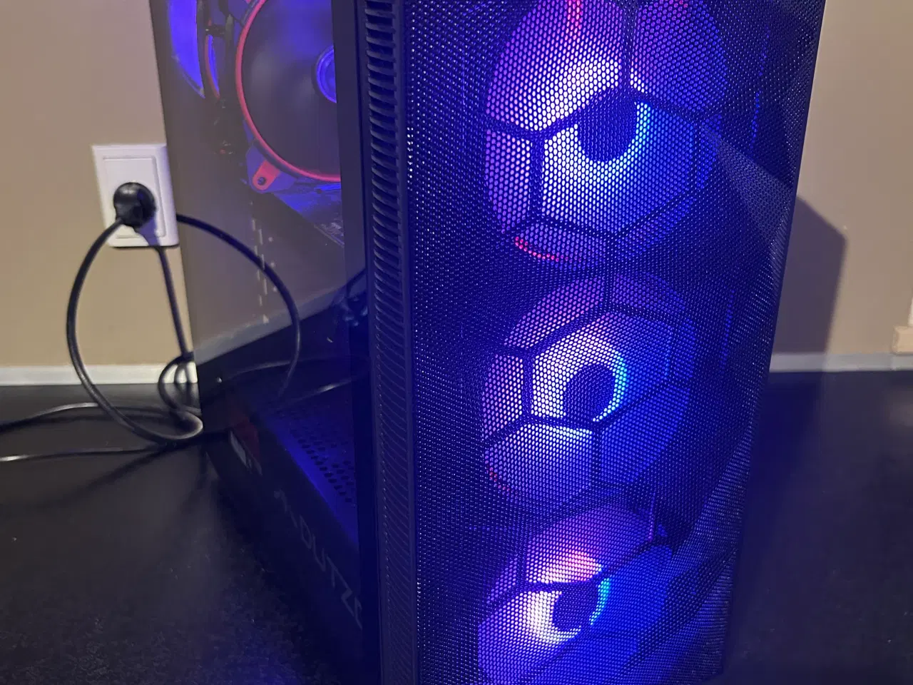 Billede 2 - 💻 GAMING-PC – i7-8700K | GTX 1080 Ti | 16 GB RAM 