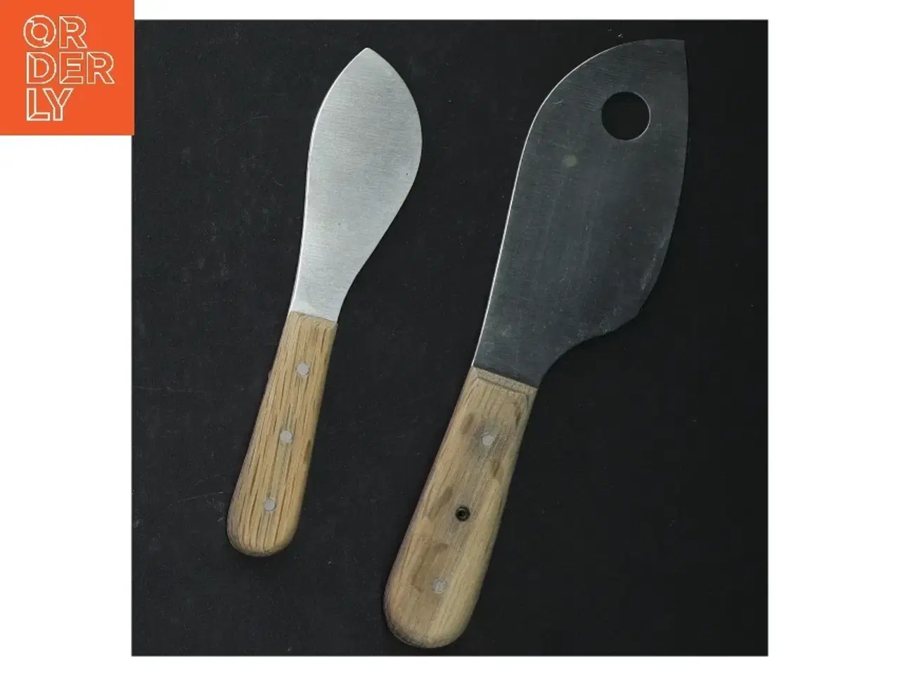 Billede 4 - To oste-knive med træhåndtag