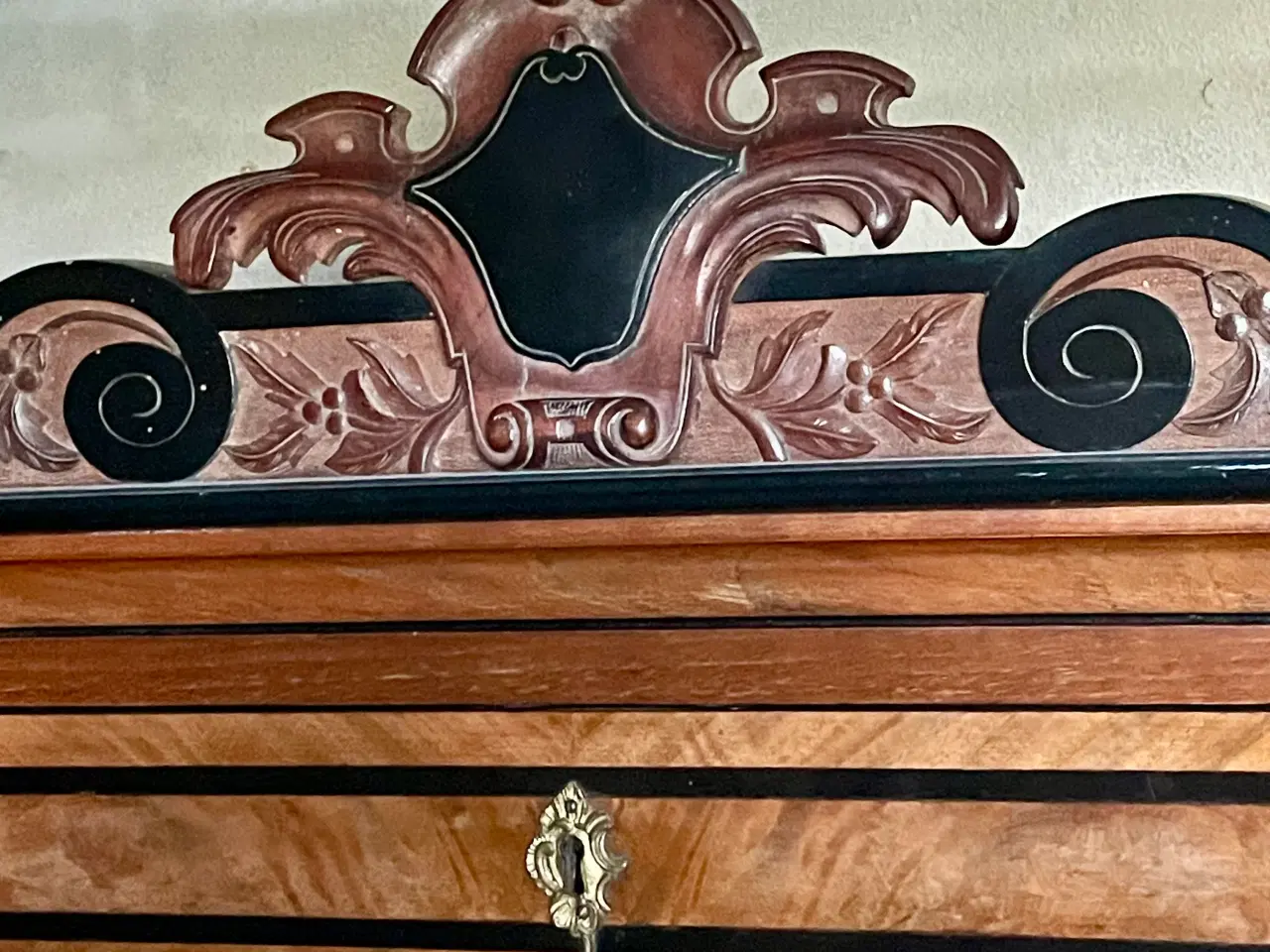 Billede 3 - Smukkeste gamle skab