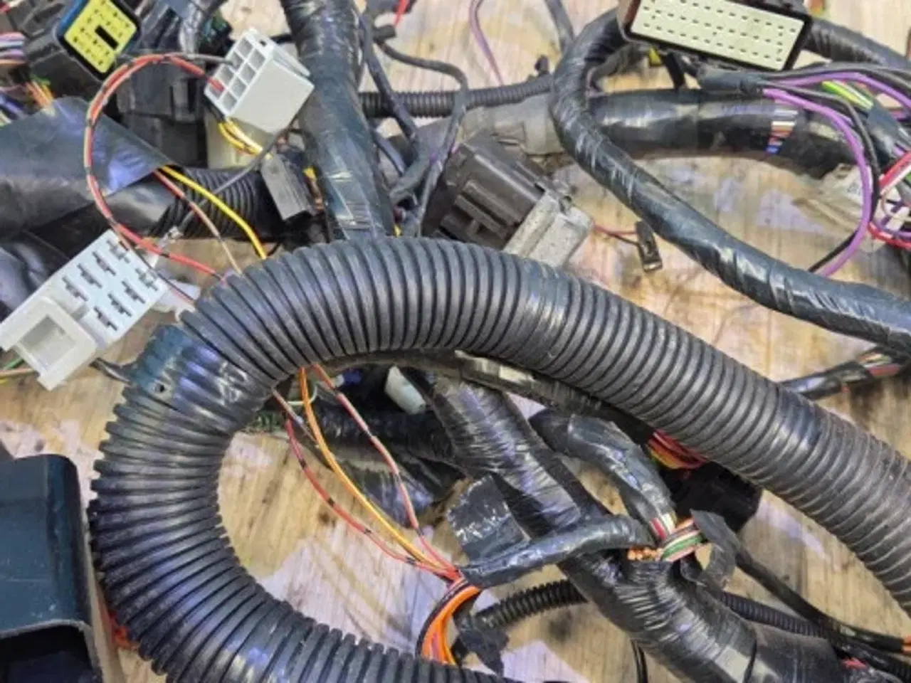 Billede 5 - New Holland TM115 Ledningsnet 82020899