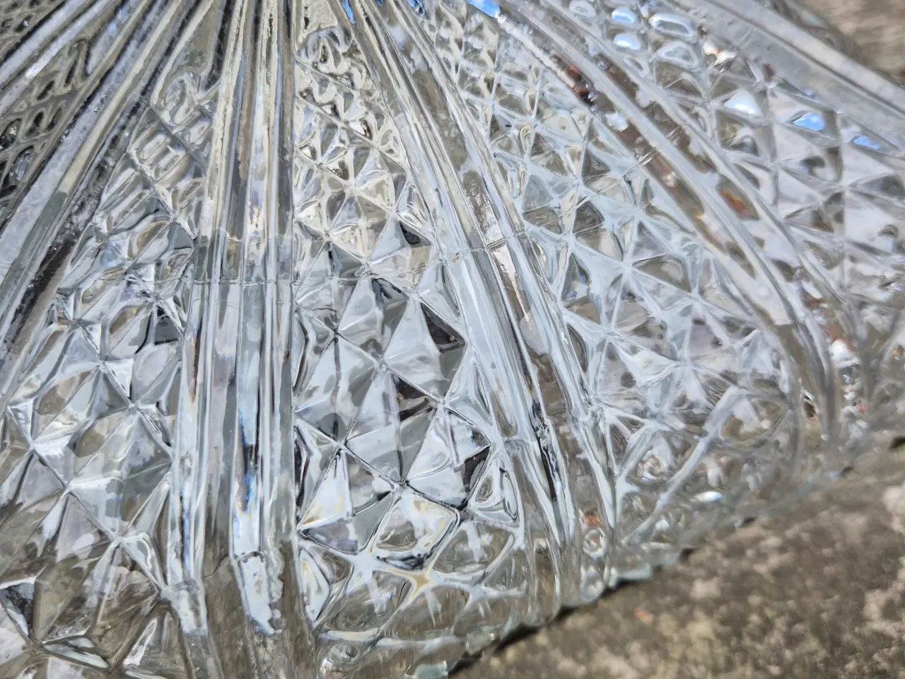 Billede 9 - Smuk plafond med buet glasskærm