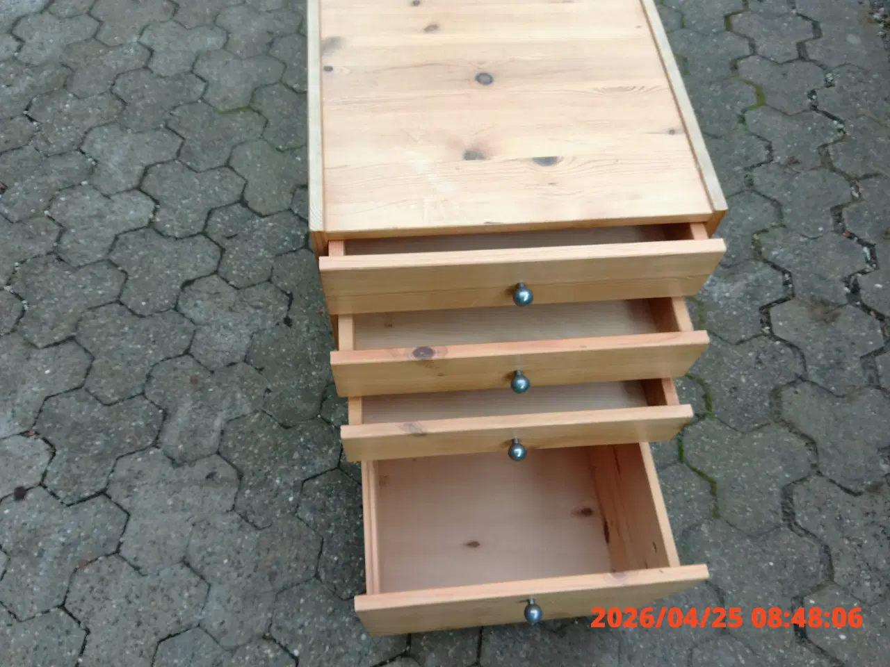 Billede 2 - Lille kommode med 4 skuffer