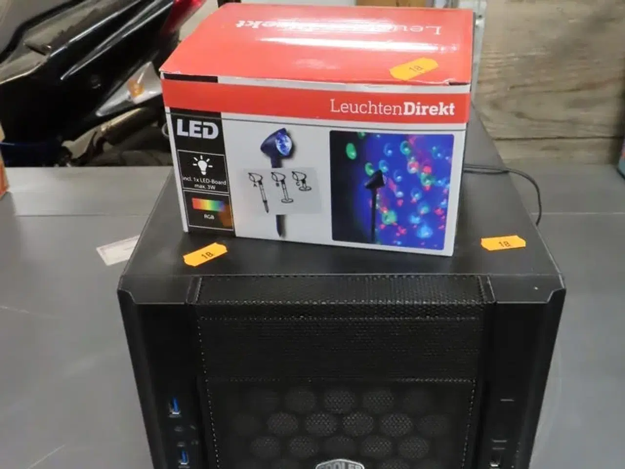 Billede 1 - Computer samt LED lampe