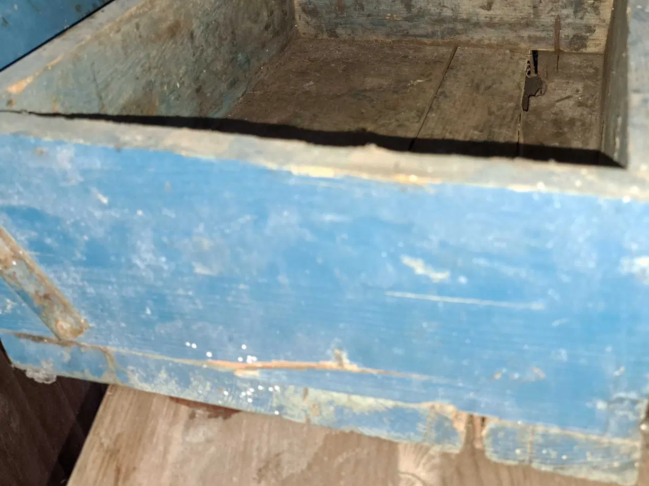 Billede 3 - Blå trækasse med metallåg