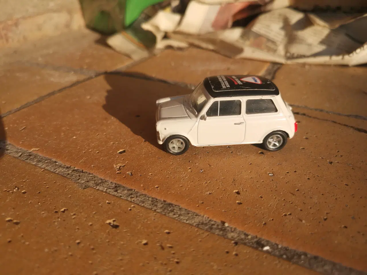 Billede 3 - Mini Cooper 1300 med Dinitrol Reklame