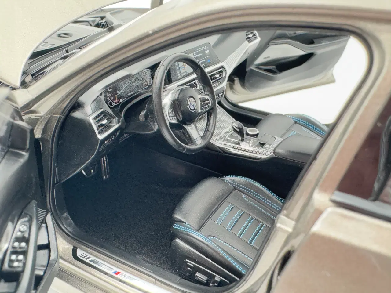 Billede 5 - 2019 BMW 330i M Sport 1:18