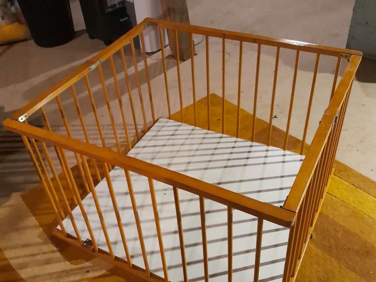 Billede 1 - Retro kravlegård. 