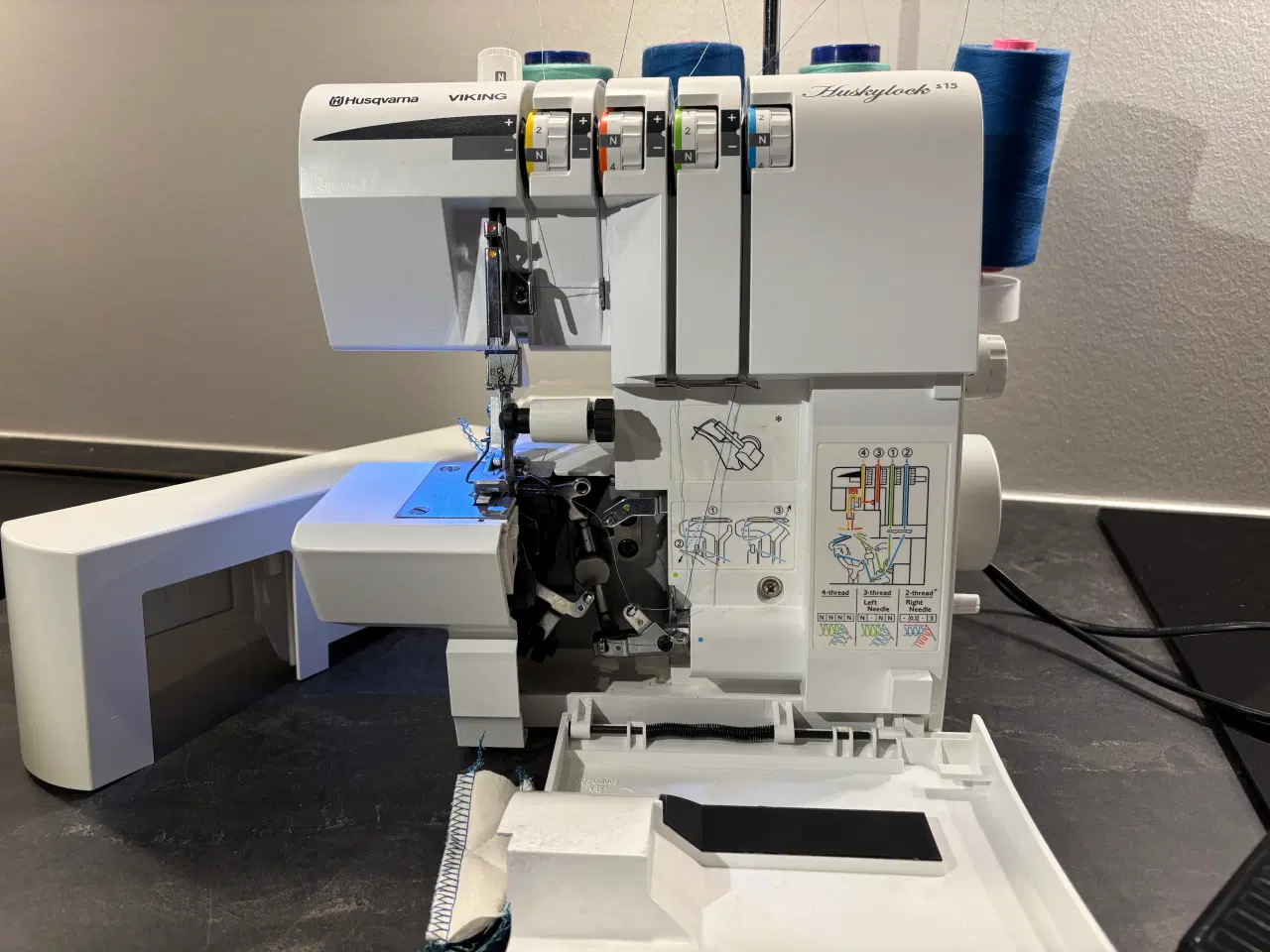 Billede 2 - Husqvarna viking huskylock S 15. overlocker