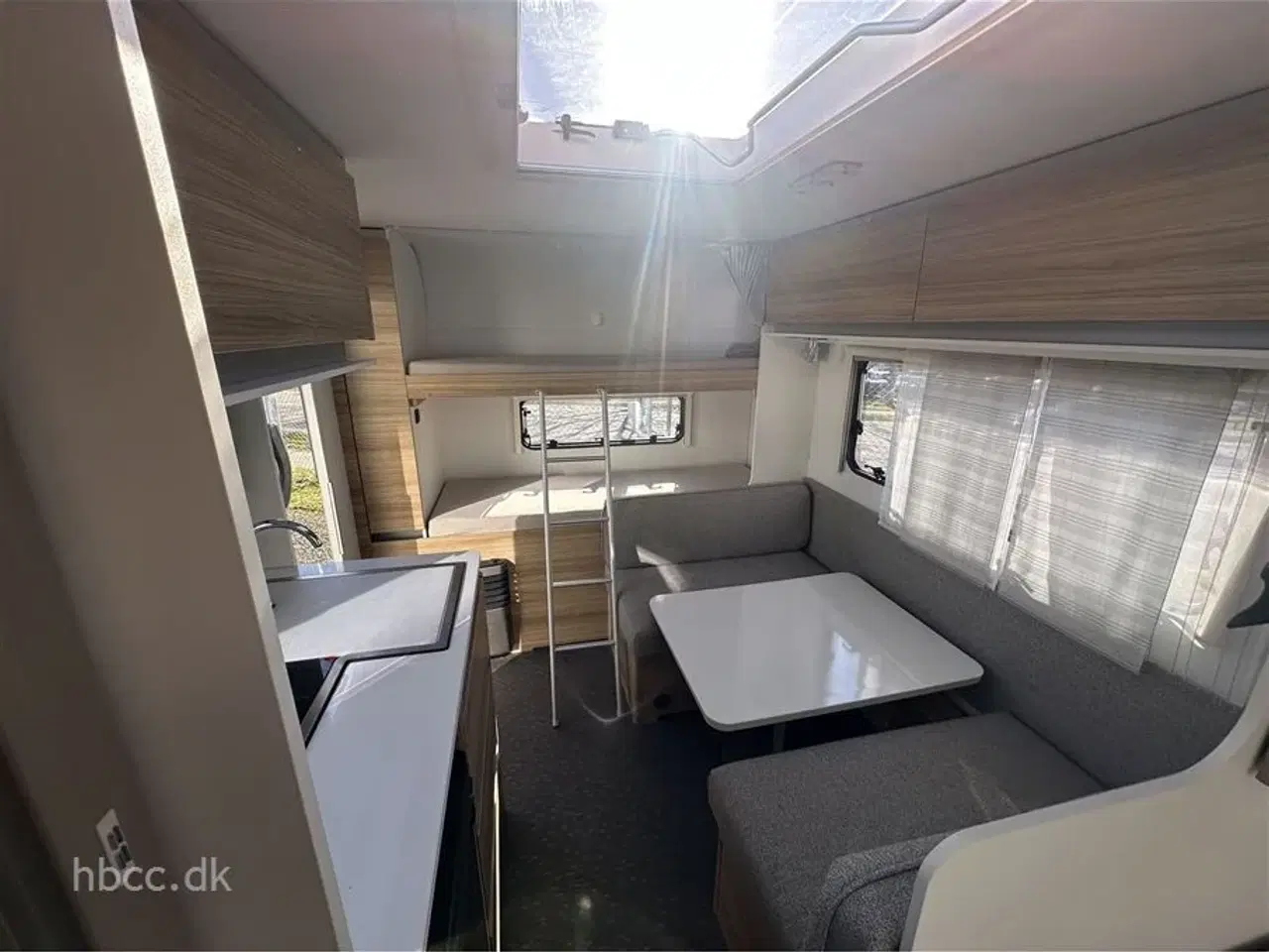 Billede 8 - 2019 - Adria Altea 472 PK Adria Altea 472 PK (2019) – Let familievogn med køjer og Ventura fortelt