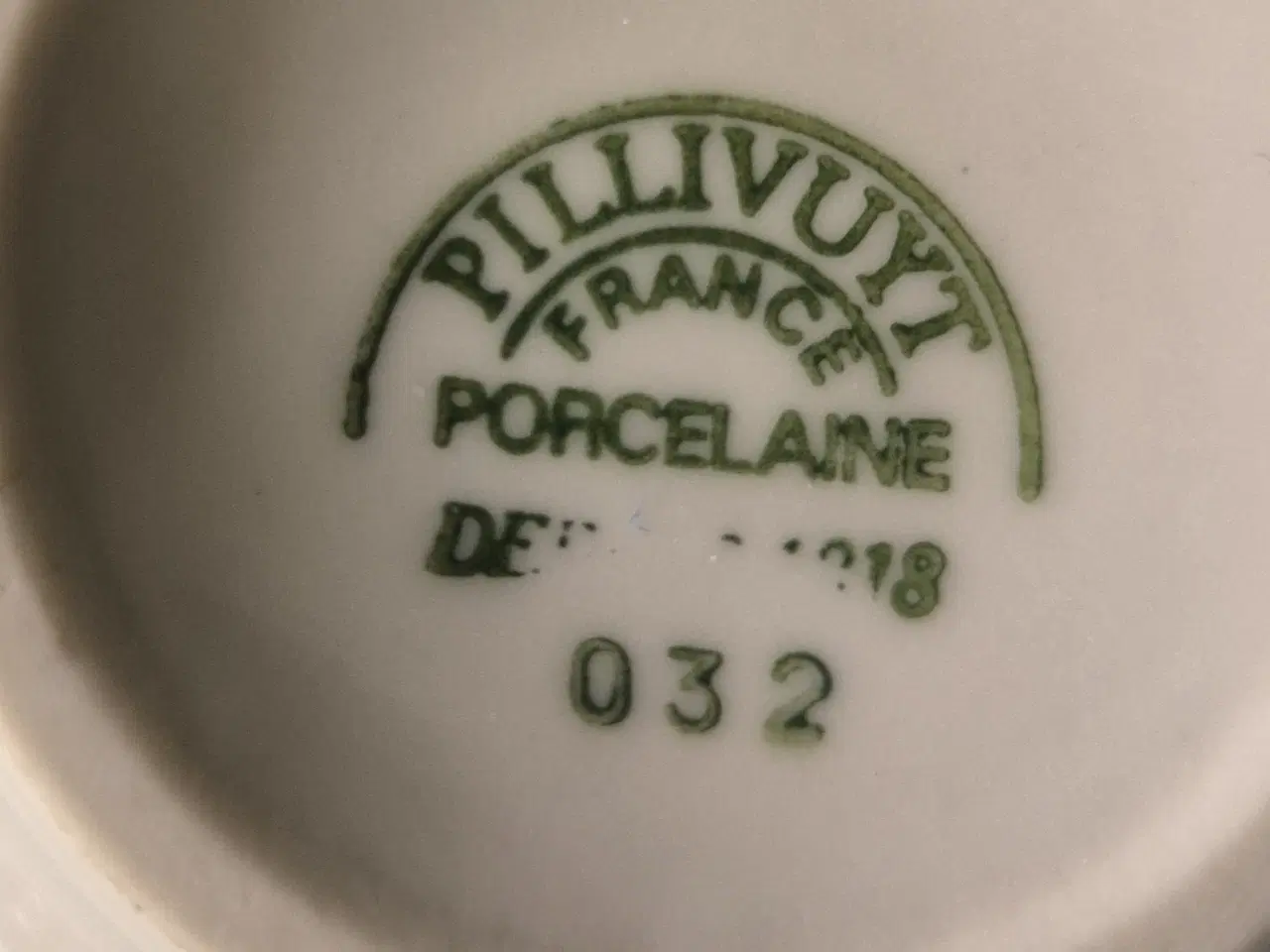 Billede 2 - Pillivuyt Kop/ underkop med platin kant