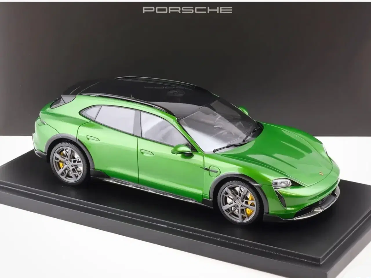 Billede 2 - 1:18 Porsche Taycan Turbo S Cross Turismo