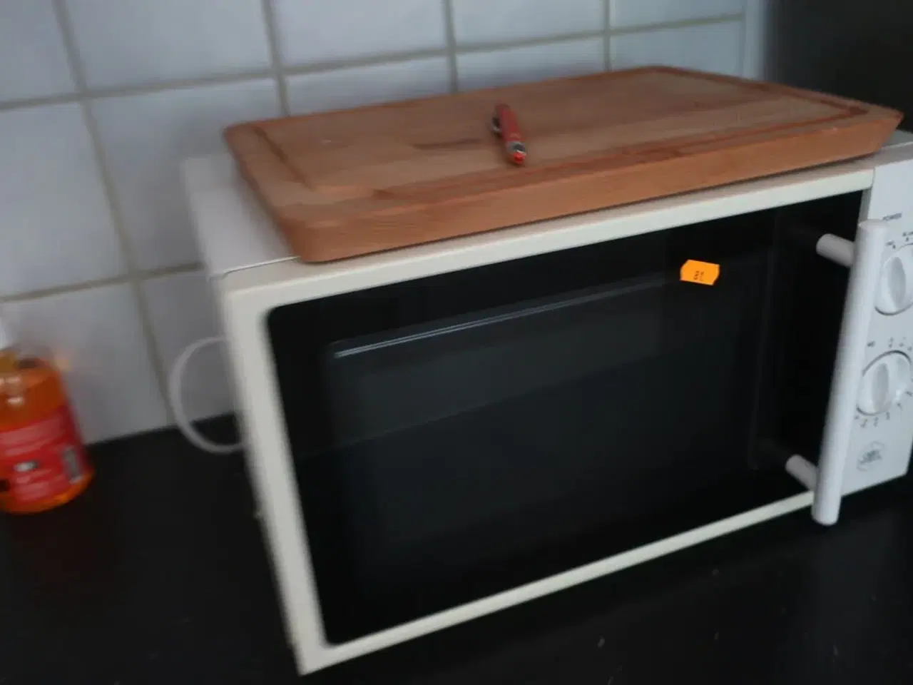 Billede 4 - Service i køkken (kaffemaskine og elkedel medfølger ikke)