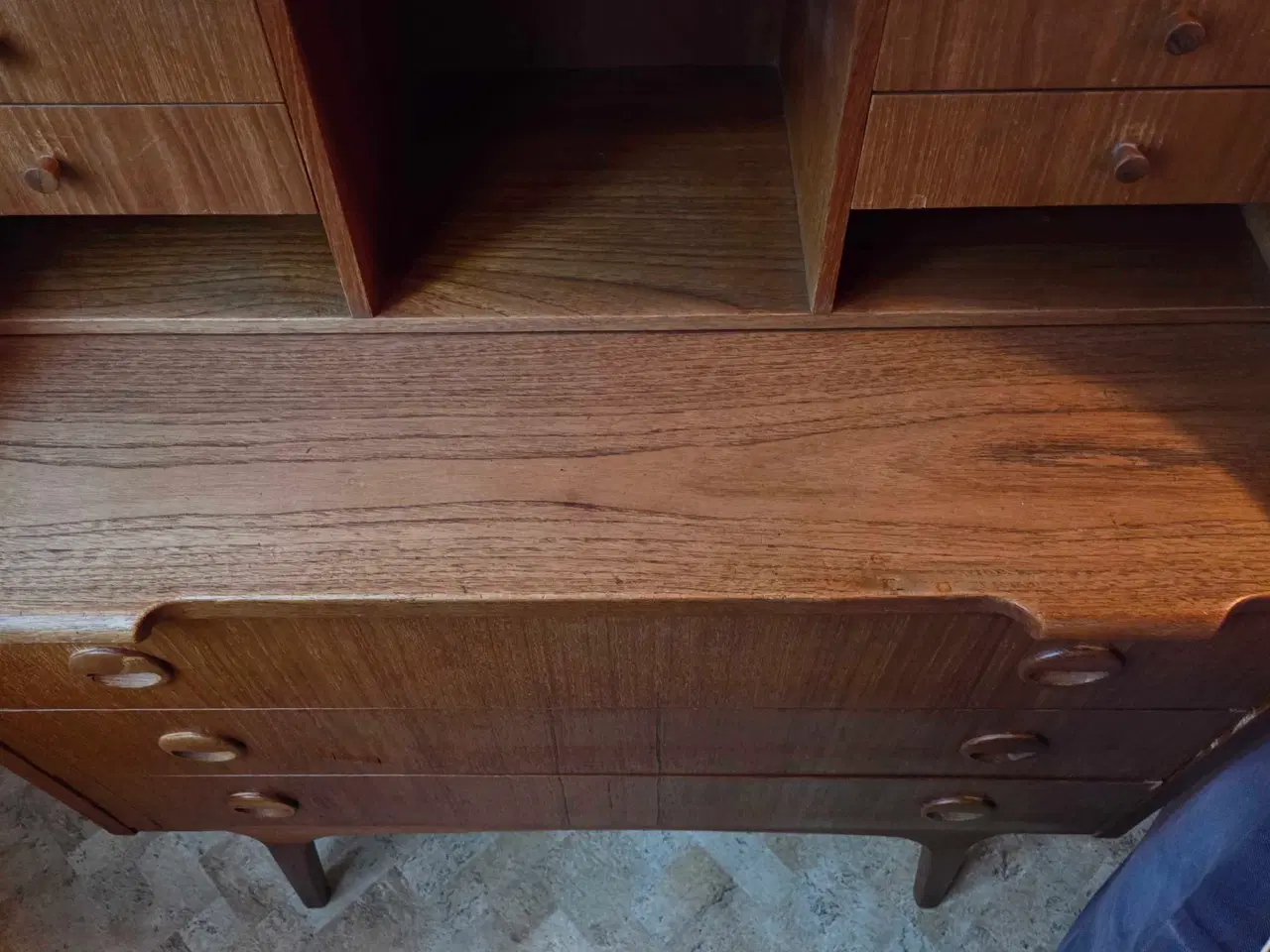 Billede 3 - Teaktræs chatol med udtrækkelig skriveplade 