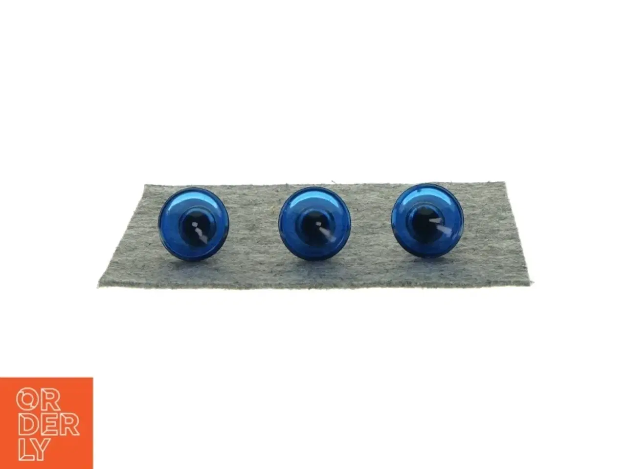 Billede 2 - Knager 3 styks (str. 3 cm x 4 cm)