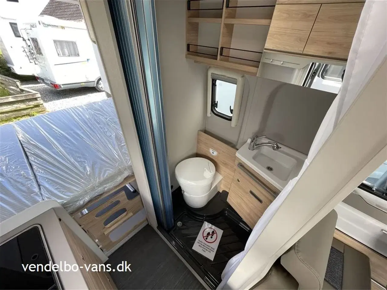 Billede 7 - 2026 - Dethleffs Globetrail CVD 590 DK   Dethleffs korte Camper Van - Globetrail Classic markerer begyndersegmentet med høj kvalitet