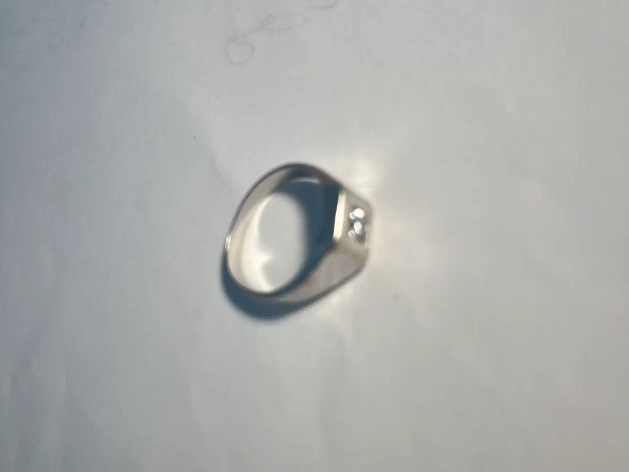 Billede 1 - Flot herrering i 585 hvidguld med diamant 