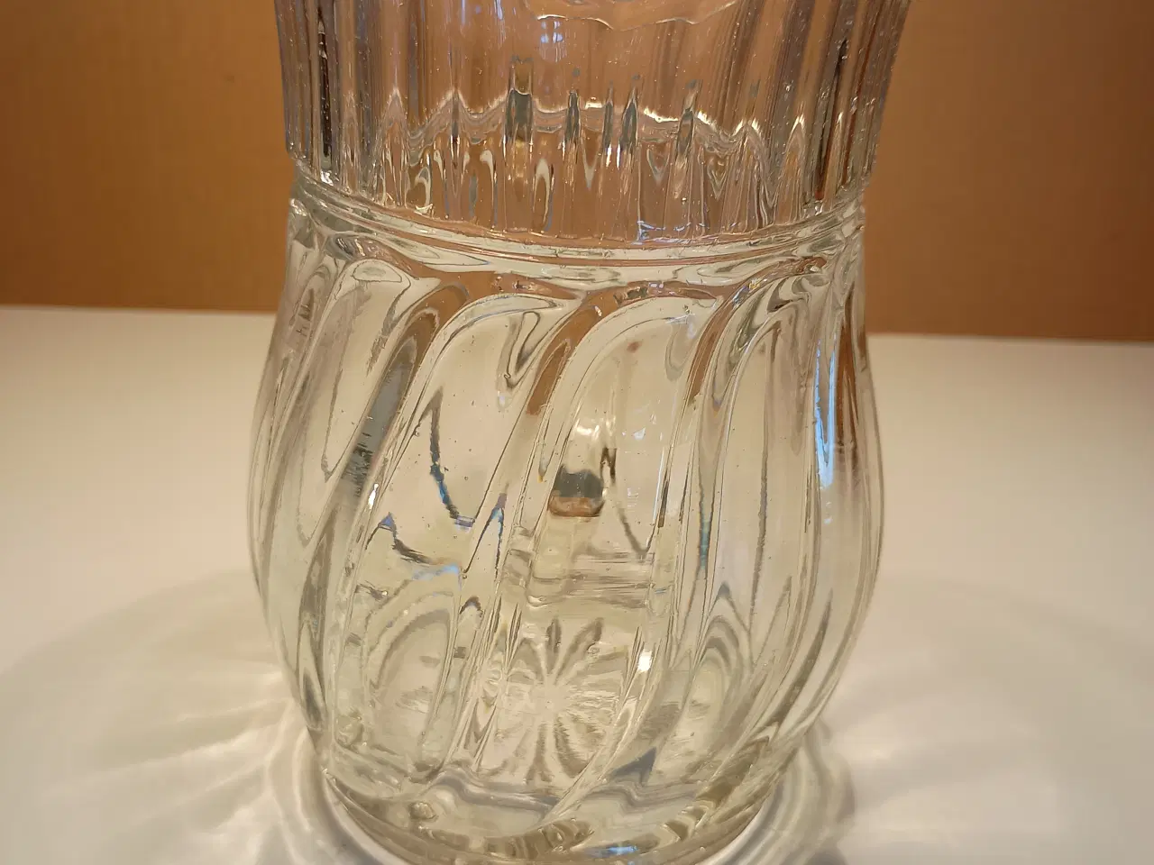 Billede 4 - Gammel glaskande i presset glas