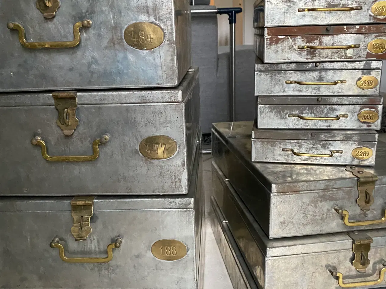 Billede 2 - Gammel bankbokse metal 12 stk