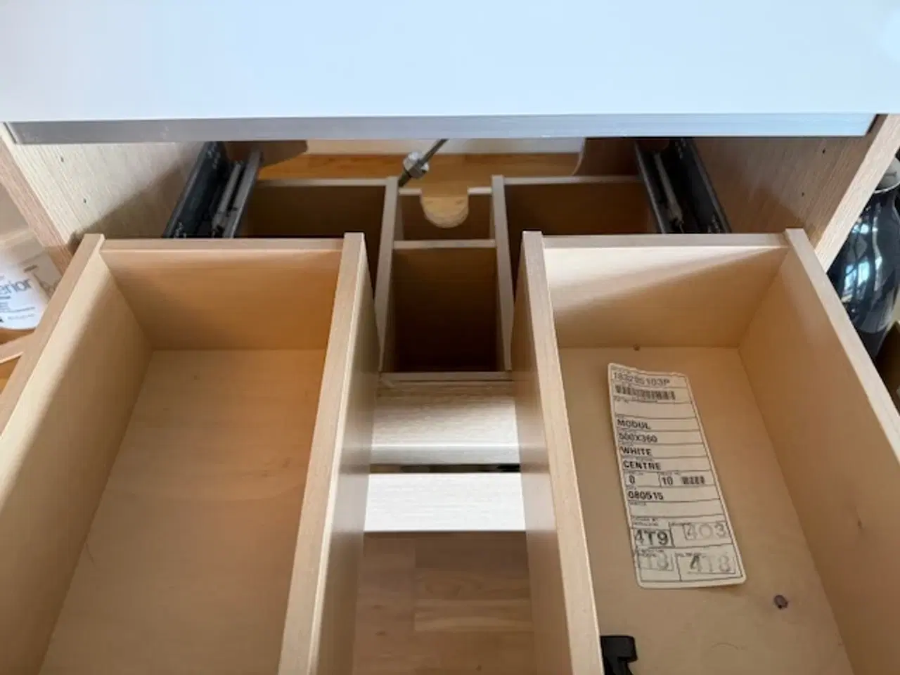Billede 12 - Badmøbel med vask, Grohe armatur og 2 skuffer