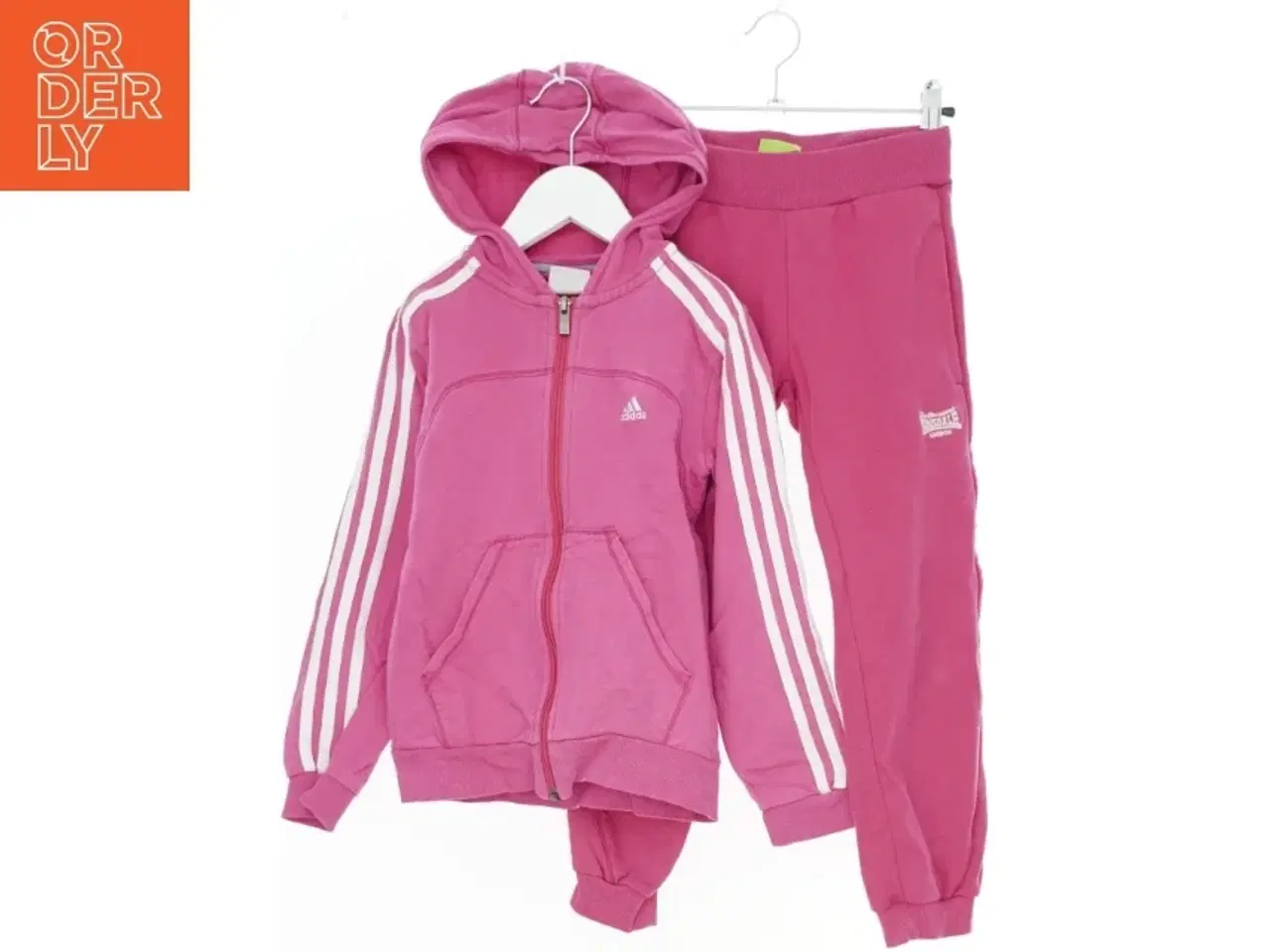 Billede 1 - Træningssæt i pink med hættetrøje og bukser fra Adidas (str. 128)