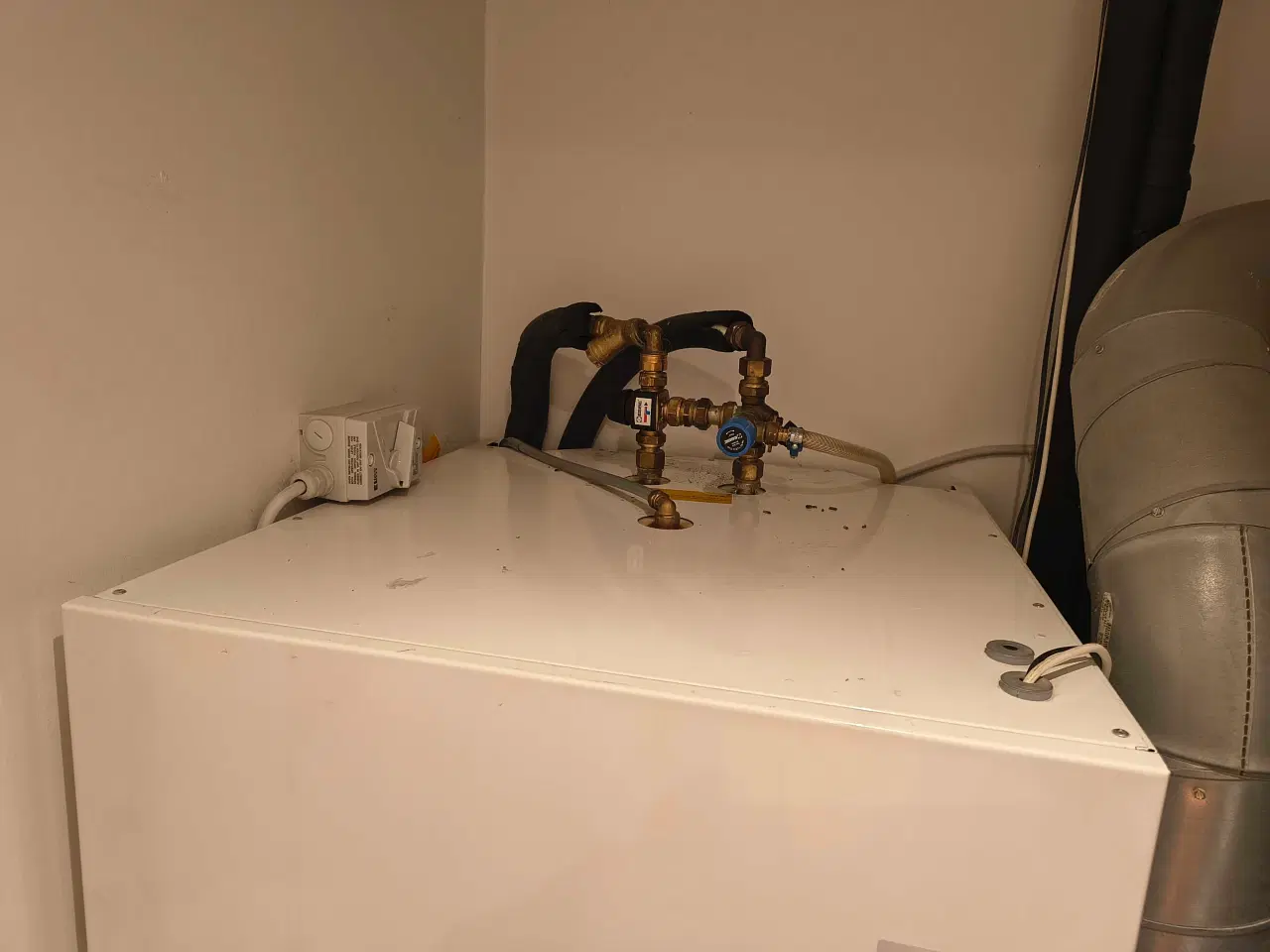 Billede 2 - DVI jordvarmeanlæg. Fungerer, dog slidt kompressor