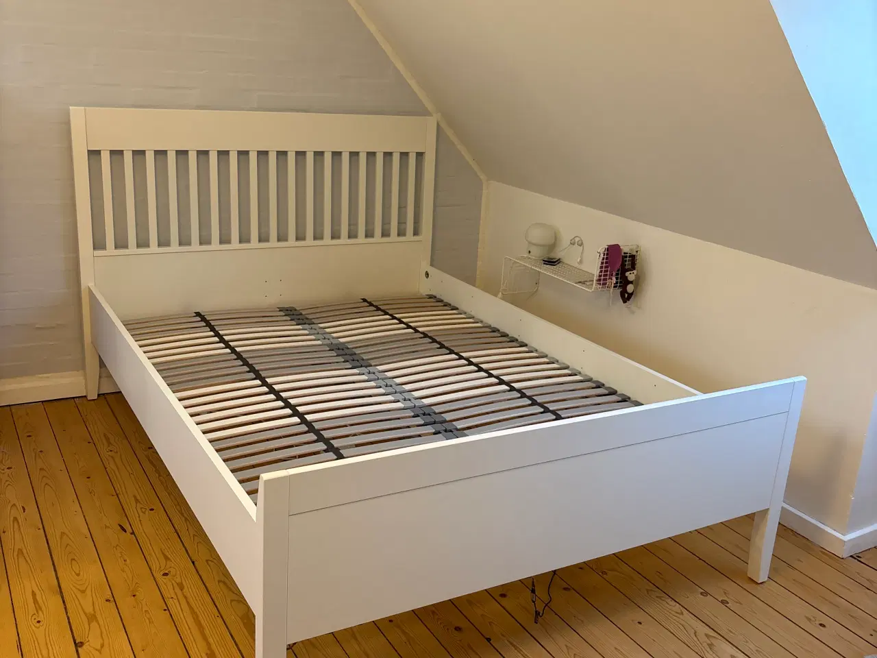 Billede 1 - 3/4 seng med gavl 