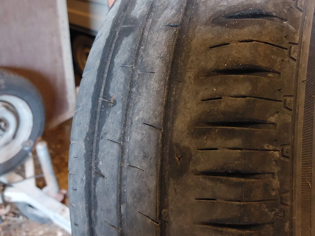 Billede 3 - Dacia duster alu fælge med dæk 4 stk.