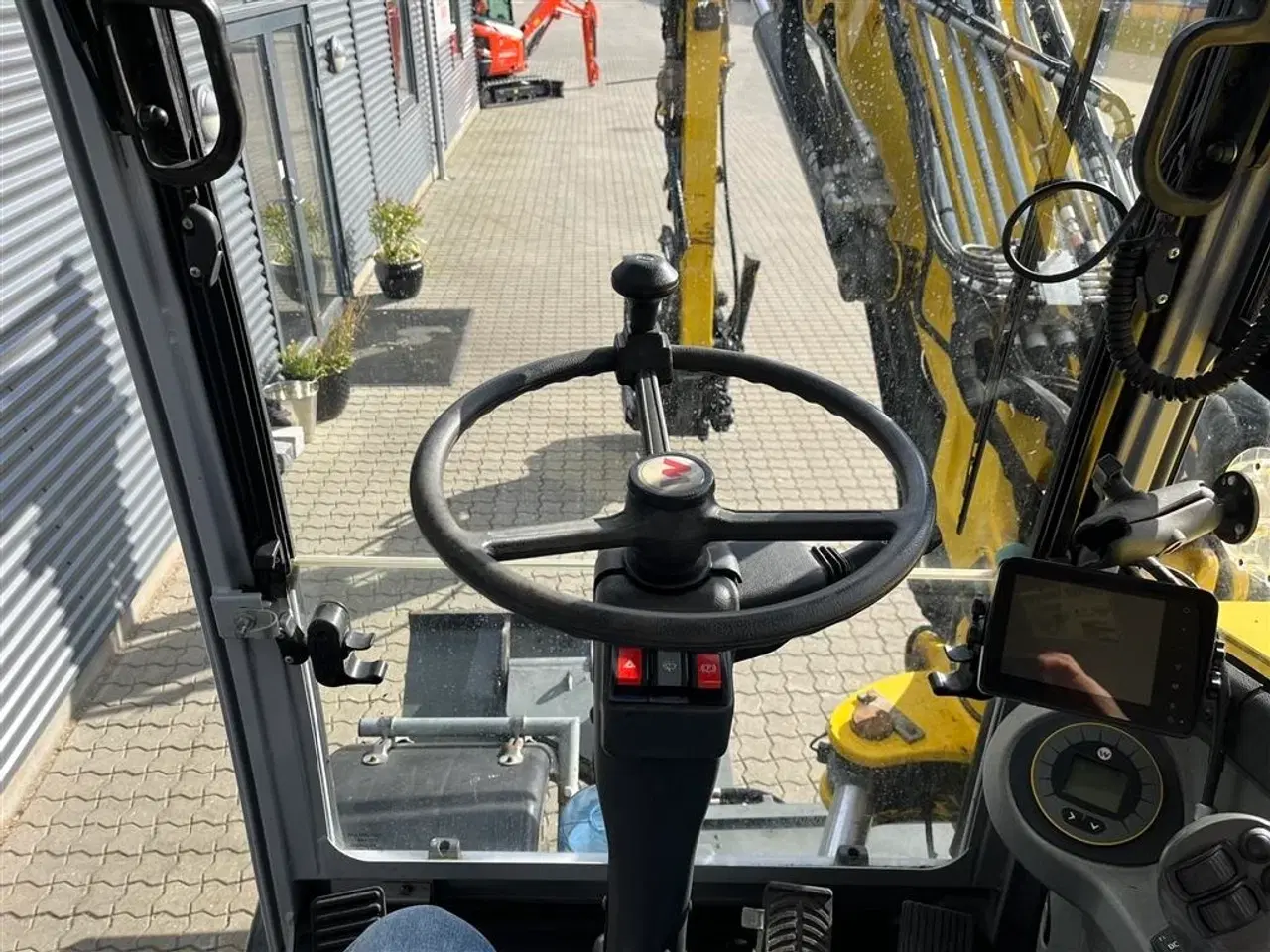 Billede 12 - Wacker Neuson EW 100  Gummihjuler med rotortilt, vogn og fuld skovlpakke