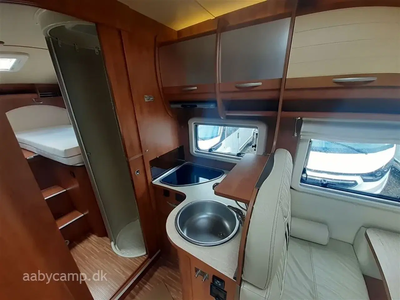 Billede 12 - 2012 - P.L.A M 742   Alkovemodel. lyse lædersæder. ovn.