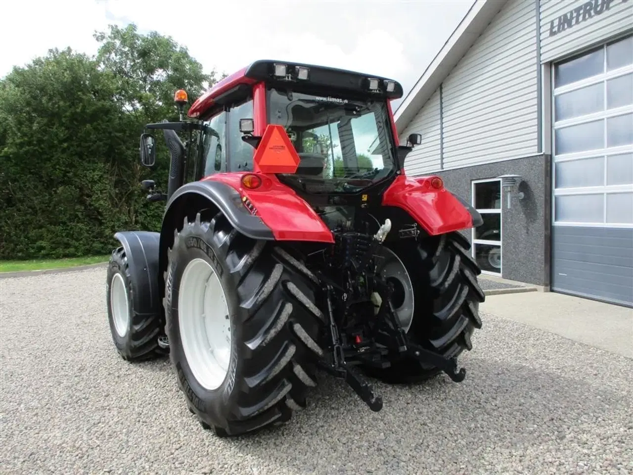 Billede 12 - Valtra N142 Med frontlift