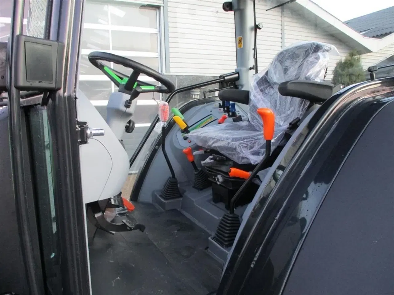 Billede 4 - Deutz-Fahr Agrofarm 115G with 30F+30R Hi-Lo and CreepGea