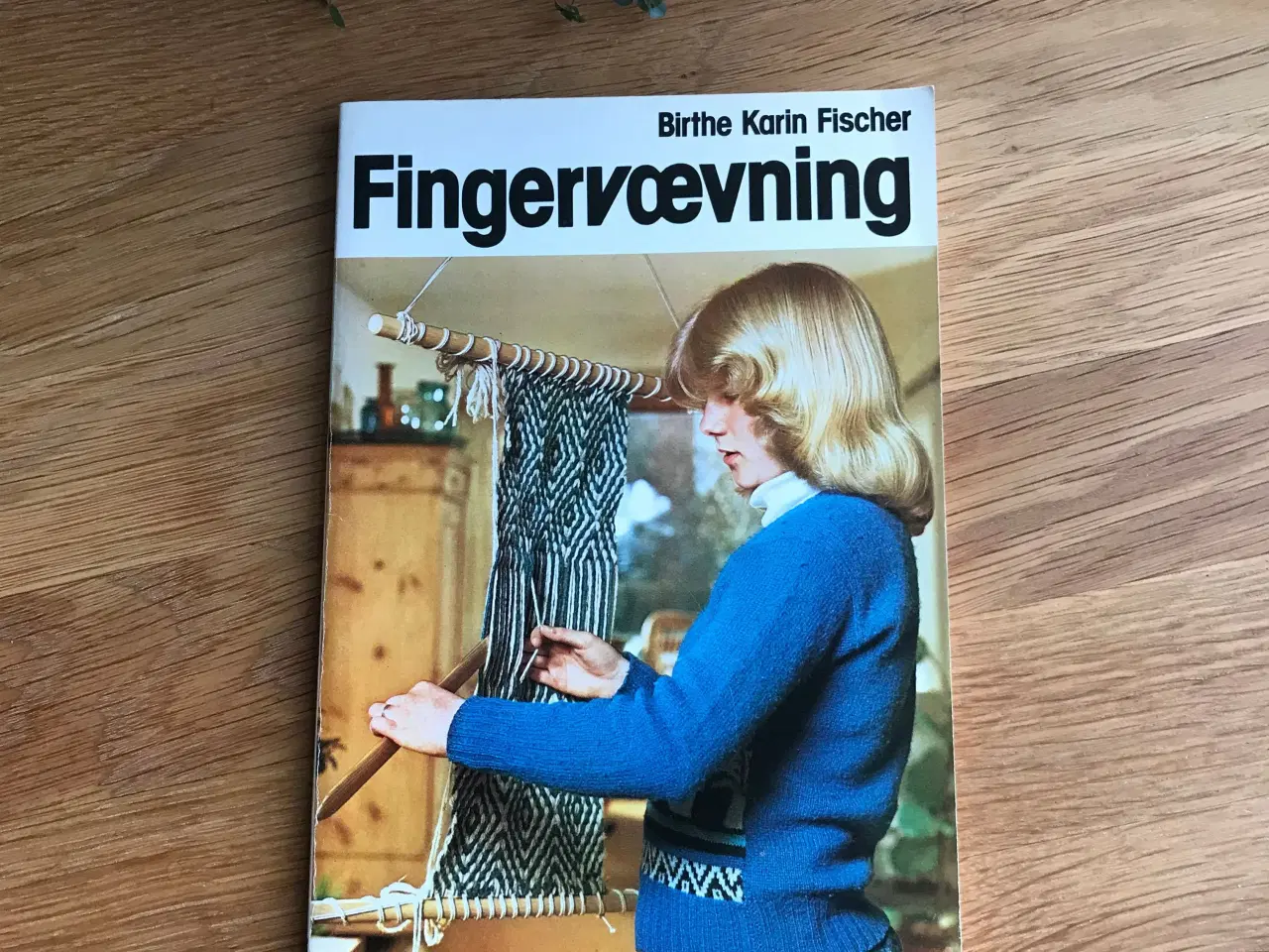Billede 1 - Fingervævning  af Birthe Karin Fischer