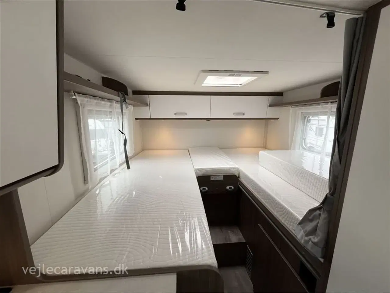 Billede 6 - 2025 - Carado V337 PRO+