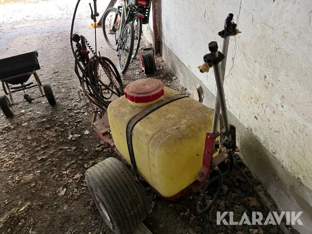 Billede 5 - Strøjte Hardi 120 liters tank med 12 v pumpe