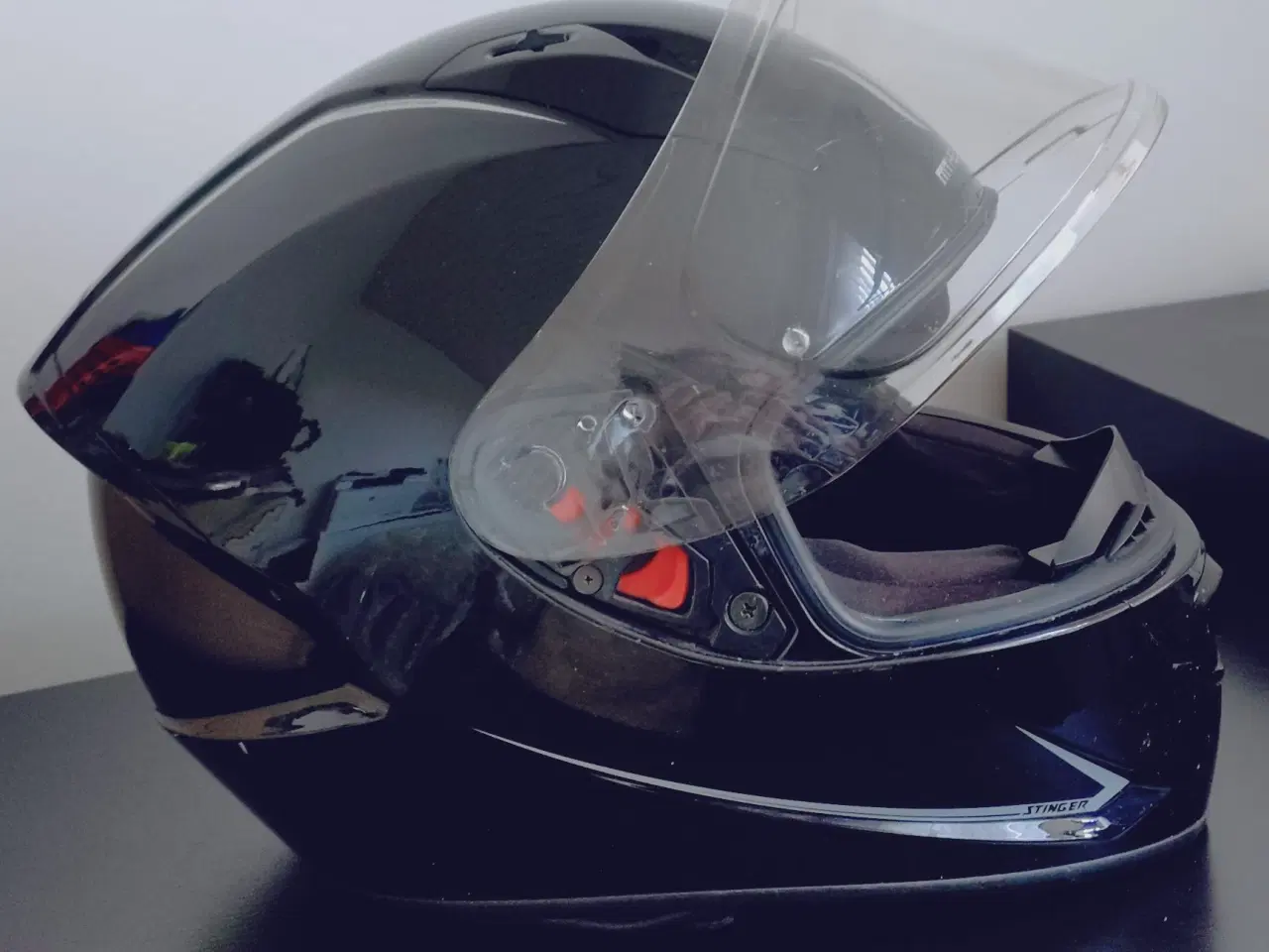 Billede 3 - Styrthjelm, MT Helmets, Stinger str. S