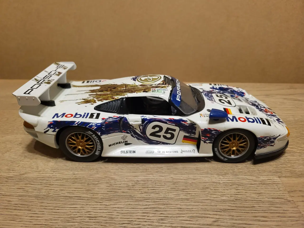 Billede 1 - Modelbil, Porsche 911 GT1 Le Mans 1996, skala 1/18