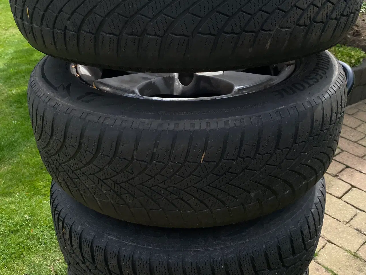 Billede 1 - 4 Brugte Vinterdæk samt smart Vogn