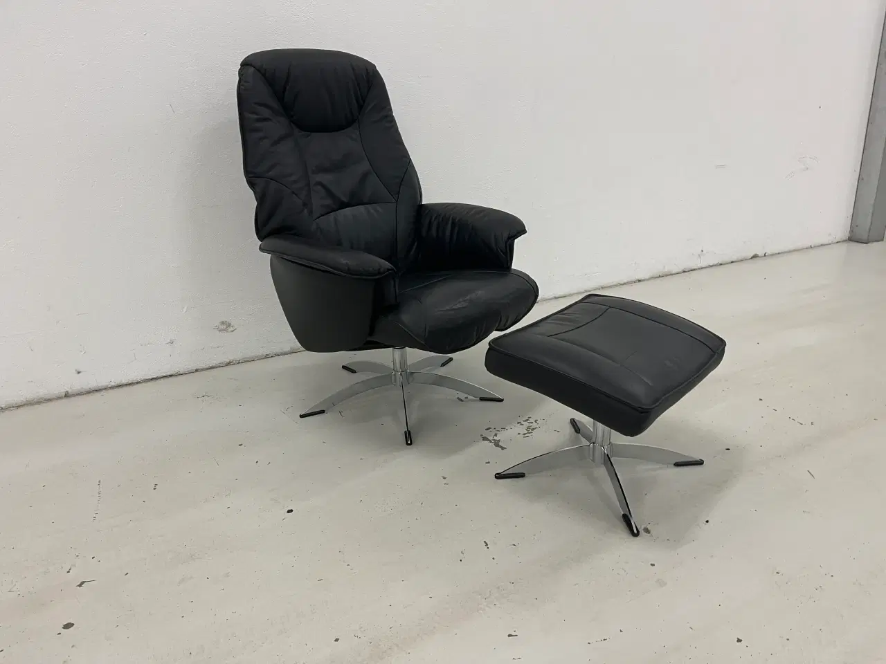 Billede 3 - Freja lænestol m/skammel dreje/vippefunktion.