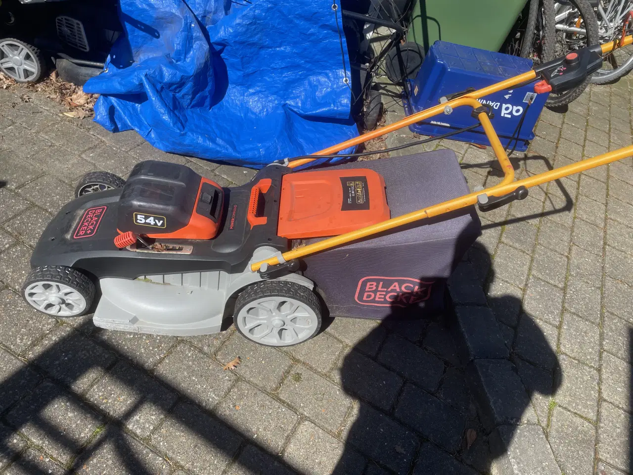 Billede 2 - Black & Decker batteridrevet plæneklipper 