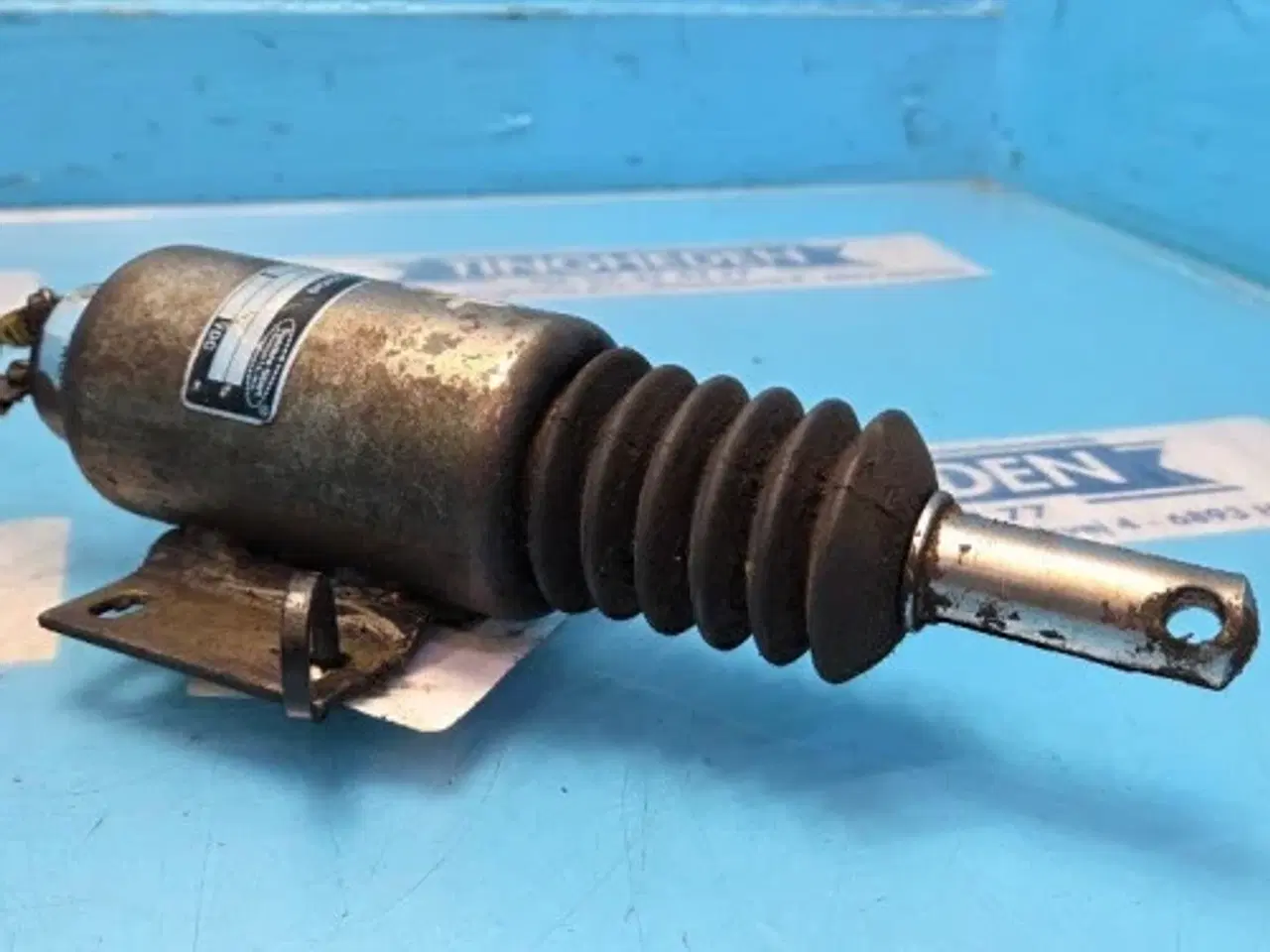 Billede 8 - New Holland FX38 Magnetventil 84038194