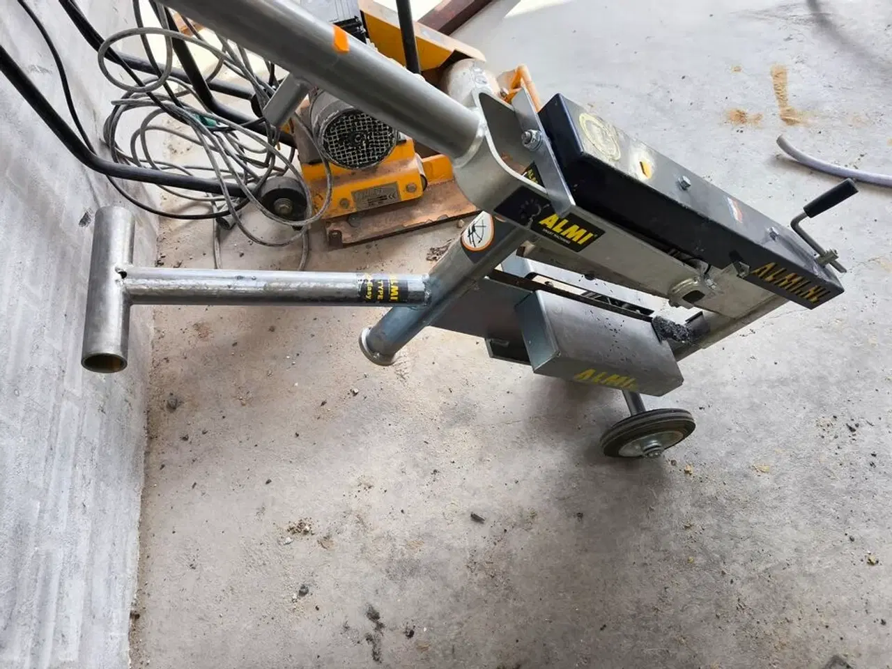 Billede 2 - Fliseklipper ALMI