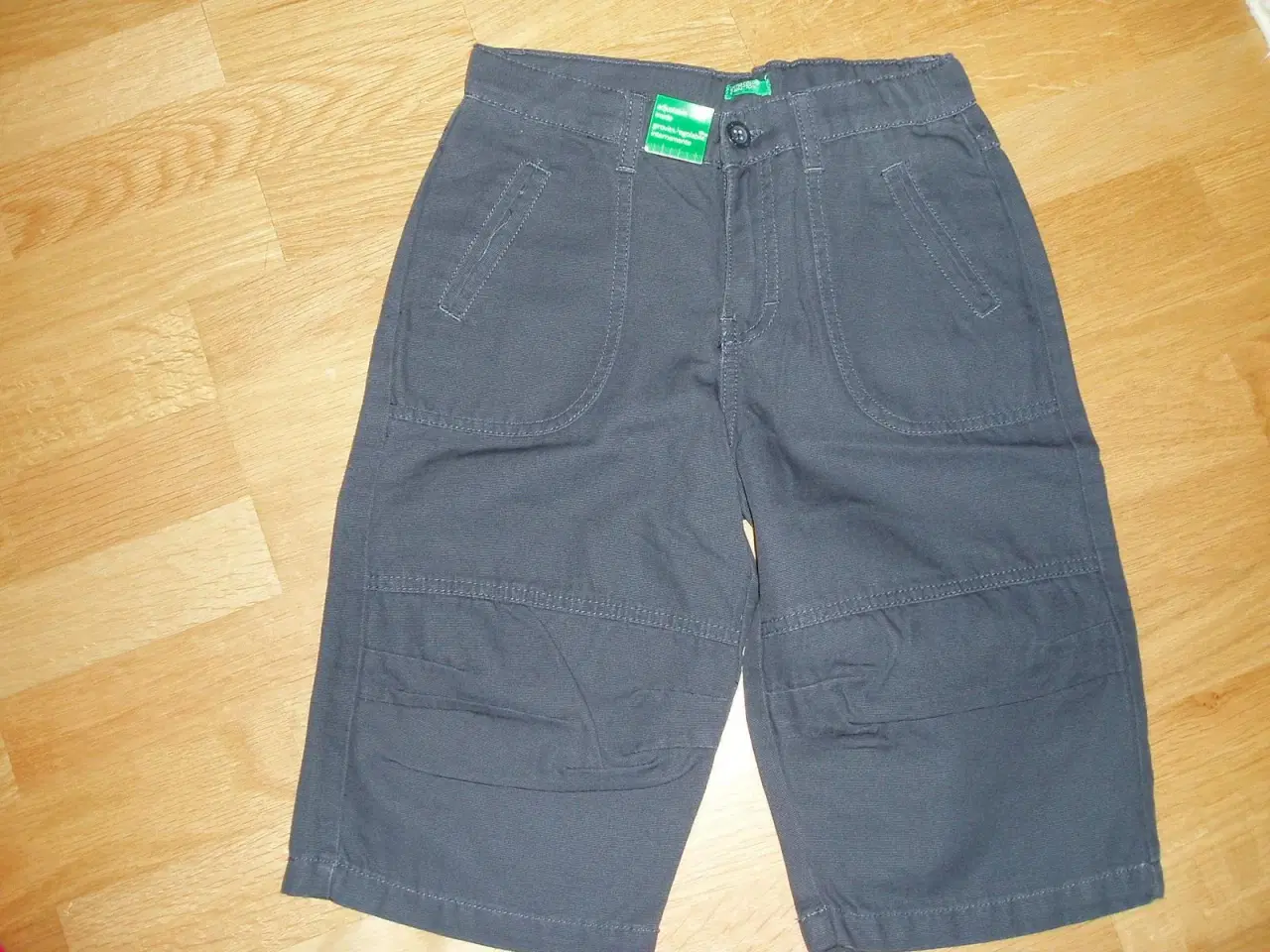 Billede 1 - Nye Benetton shorts str. 7-8 år/130/M