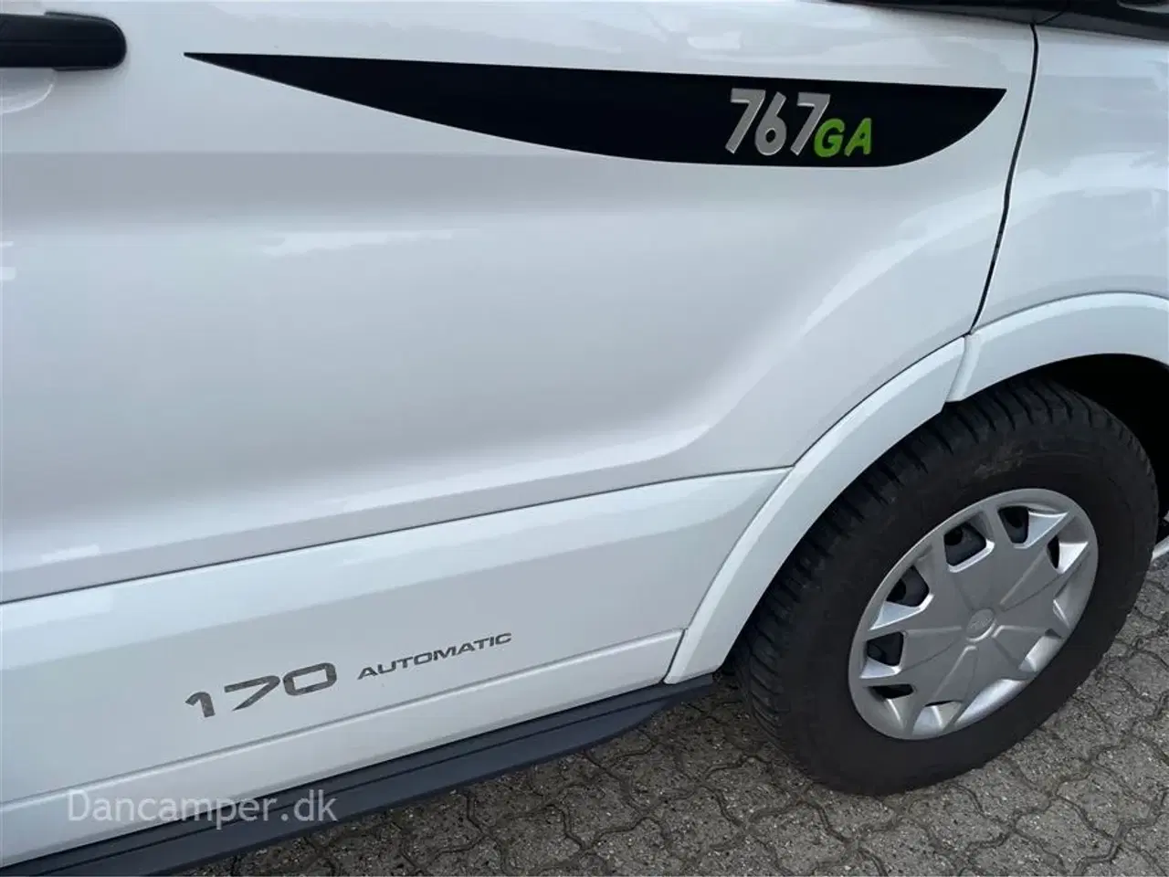 Billede 5 - 2019 - Chausson Titanium 767    Enkeltsenge, lounge-indretning, 170Hk Ford, AUT - Lihium Super B bodelsbatteri, Solceller, Michelin helårsdæk.