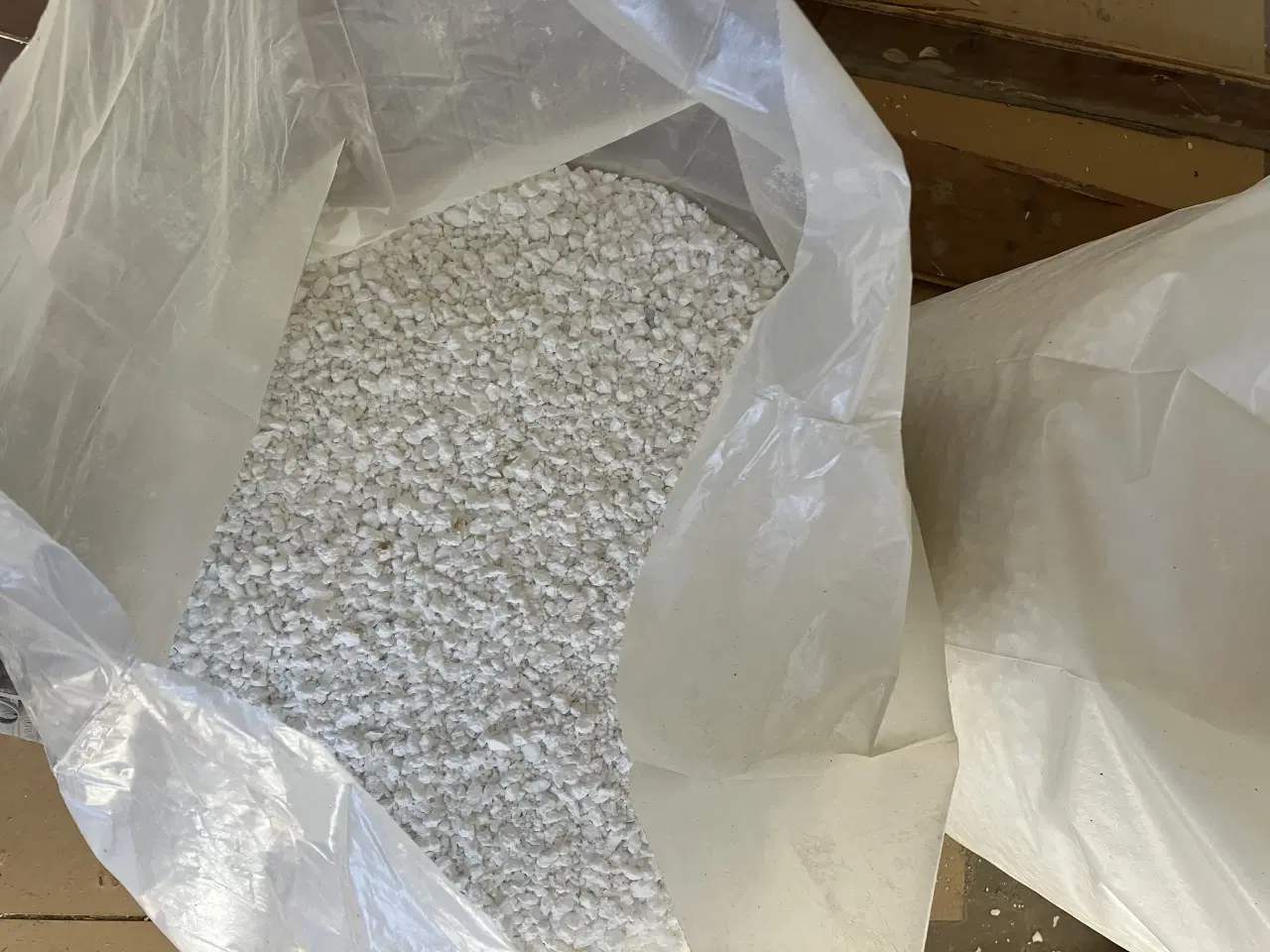 Billede 1 - Flamingo granulat, kugler.