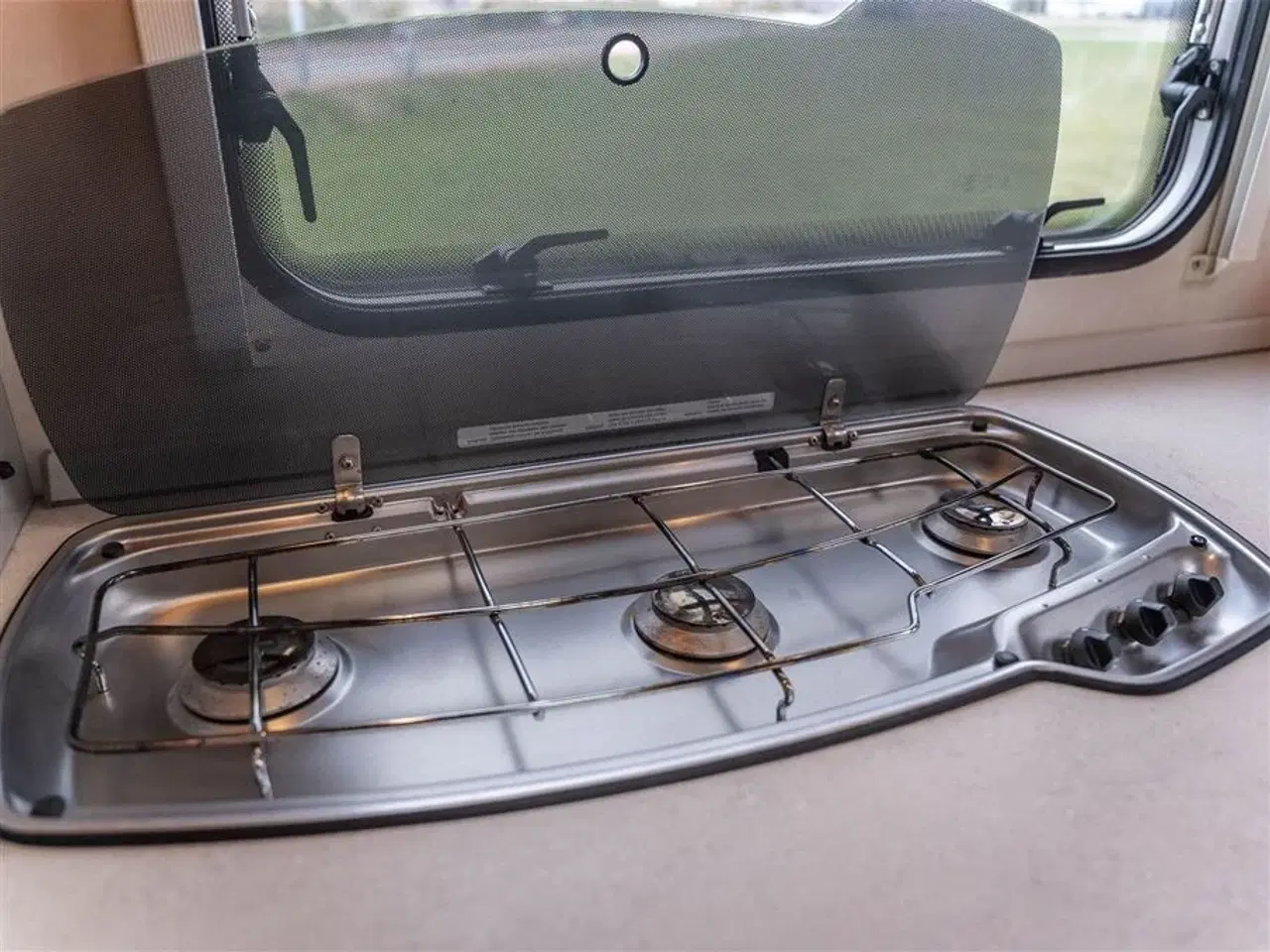 Billede 14 - 2012 - Knaus Sport 700 TI   Knaus 700 Sport – Veludstyret og klar til nye eventyr! Sælges til CVR