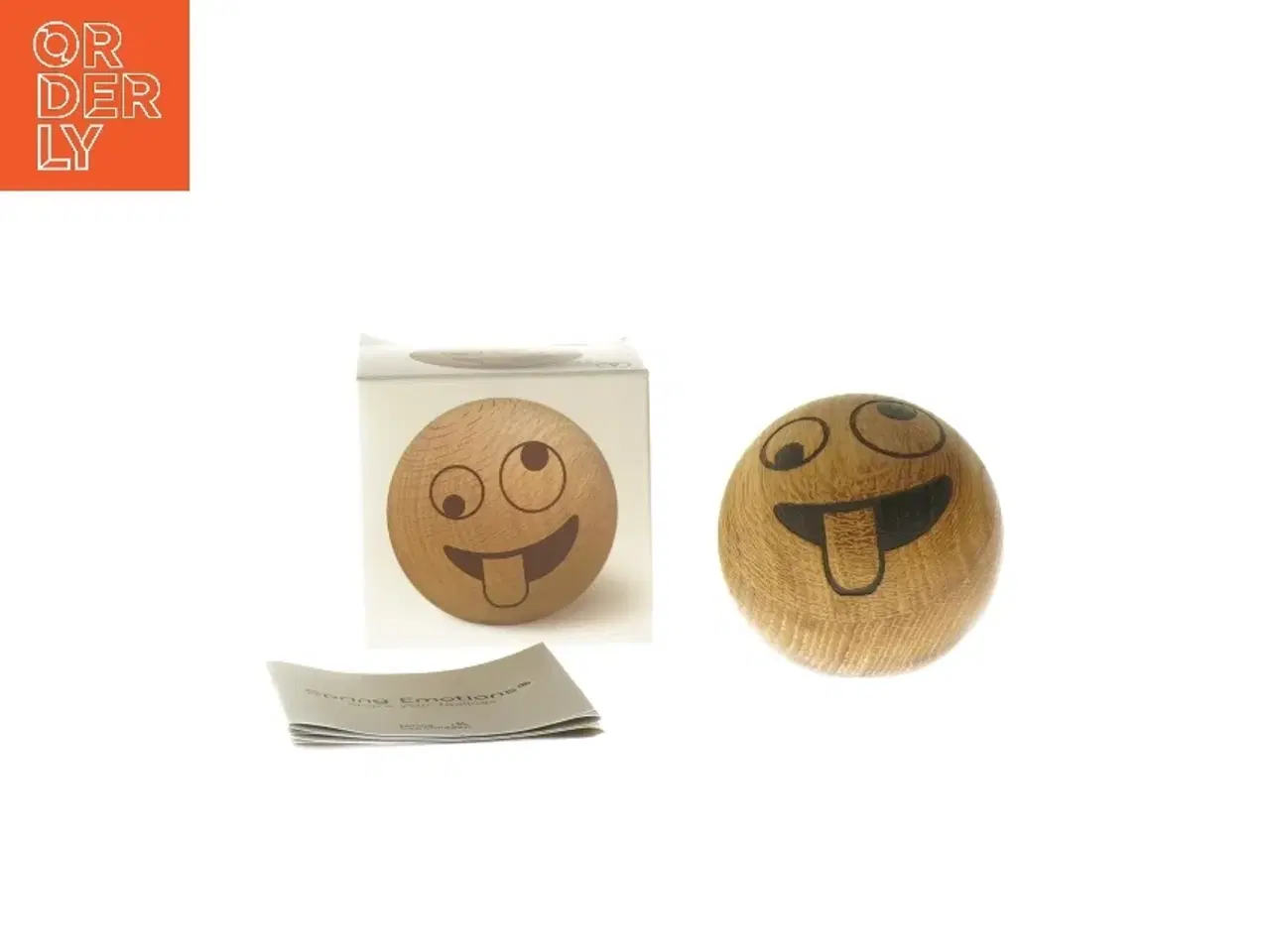 Billede 1 - Træ kugle med smiley ansigt fra Spring Copenhagen (str. Ø 7 cm)