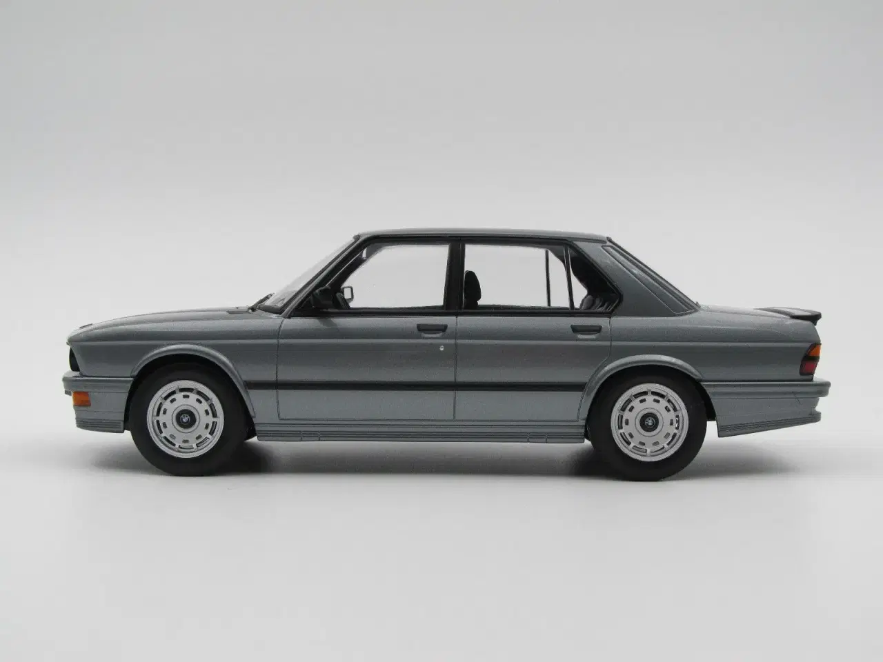 Billede 3 - 1986 BMW M535i E28 Shadow Line 1:18 