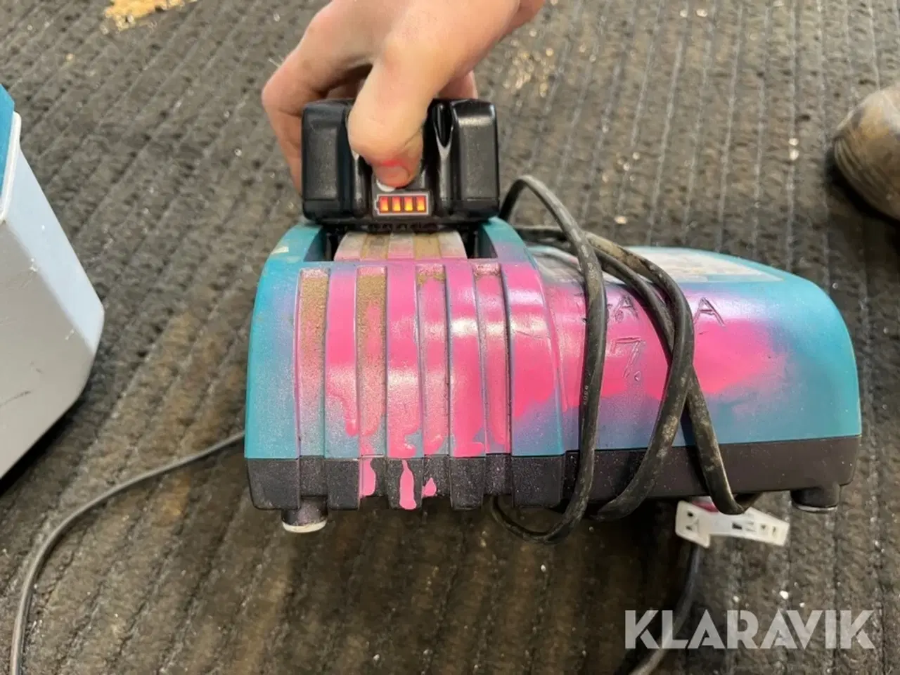 Billede 10 - Støvsuger med batteri og lader Makita LXT